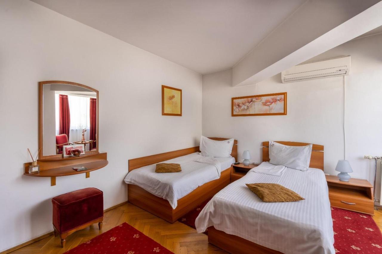 Villa-Hotel Escala Kluž Exteriér fotografie