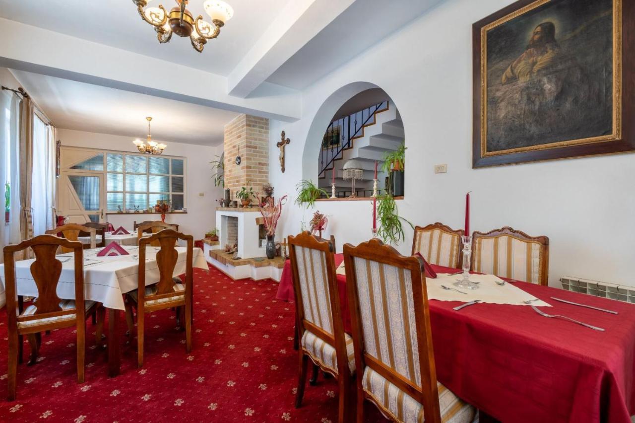 Villa-Hotel Escala Kluž Exteriér fotografie