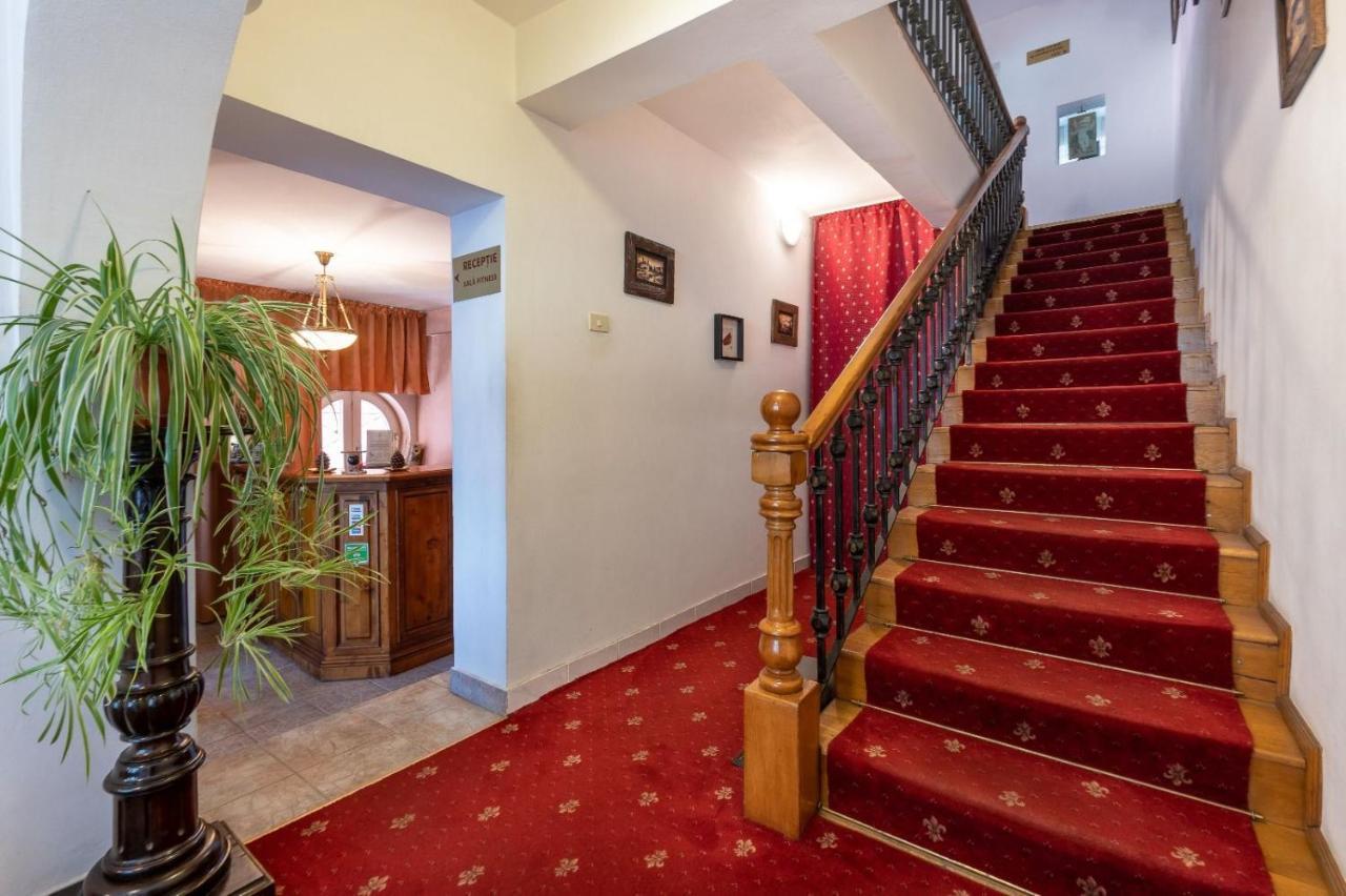 Villa-Hotel Escala Kluž Exteriér fotografie