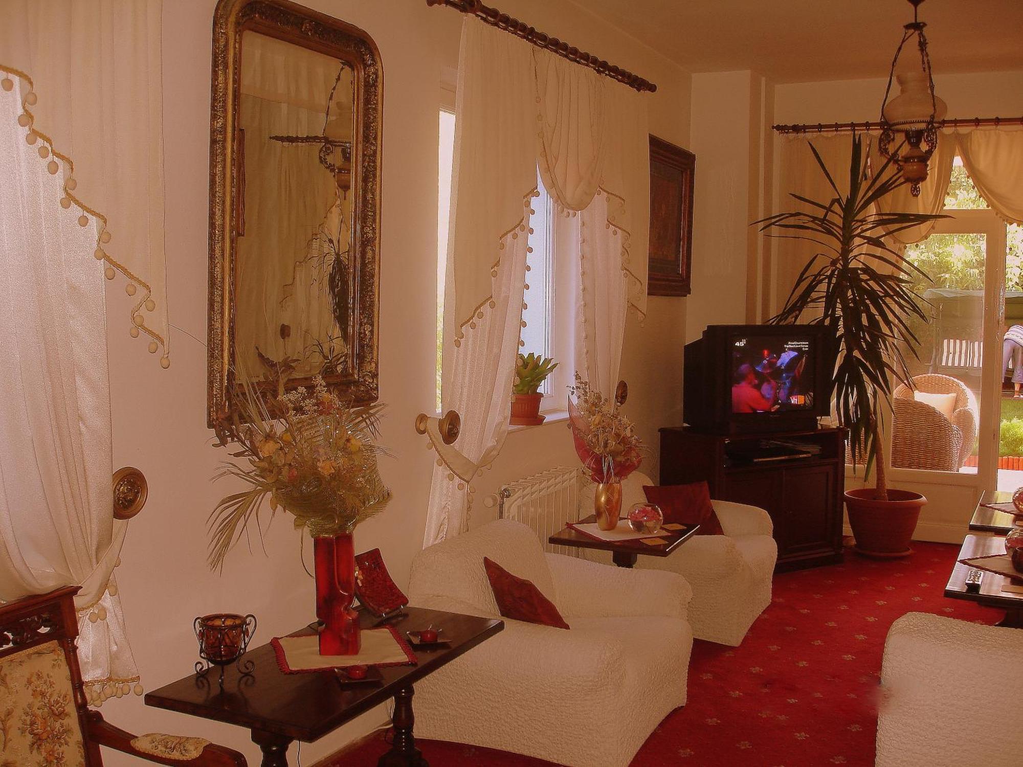 Villa-Hotel Escala Kluž Exteriér fotografie